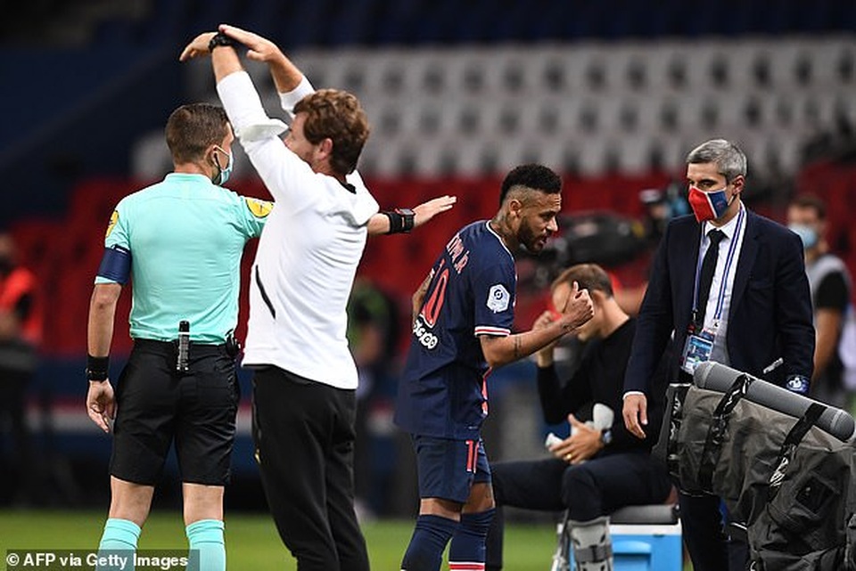 Neymar và 4 cầu thủ nhận thẻ đỏ sau màn hỗn chiến ở trận PSG-Marseille - 9 Neymar và 4 cầu thủ nhận thẻ đỏ sau màn hỗn chiến ở trận PSG-Marseille - 9