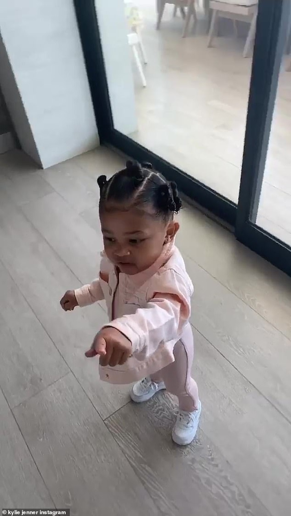 Kylie Jenner nghỉ lễ Phục sinh bên bạn trai cũ - 4 Kylie Jenner nghỉ lễ Phục sinh bên bạn trai cũ - 4