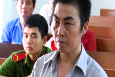 Tranh chấp ranh đất, chú dùng kéo đâm chí mạng cháu họ