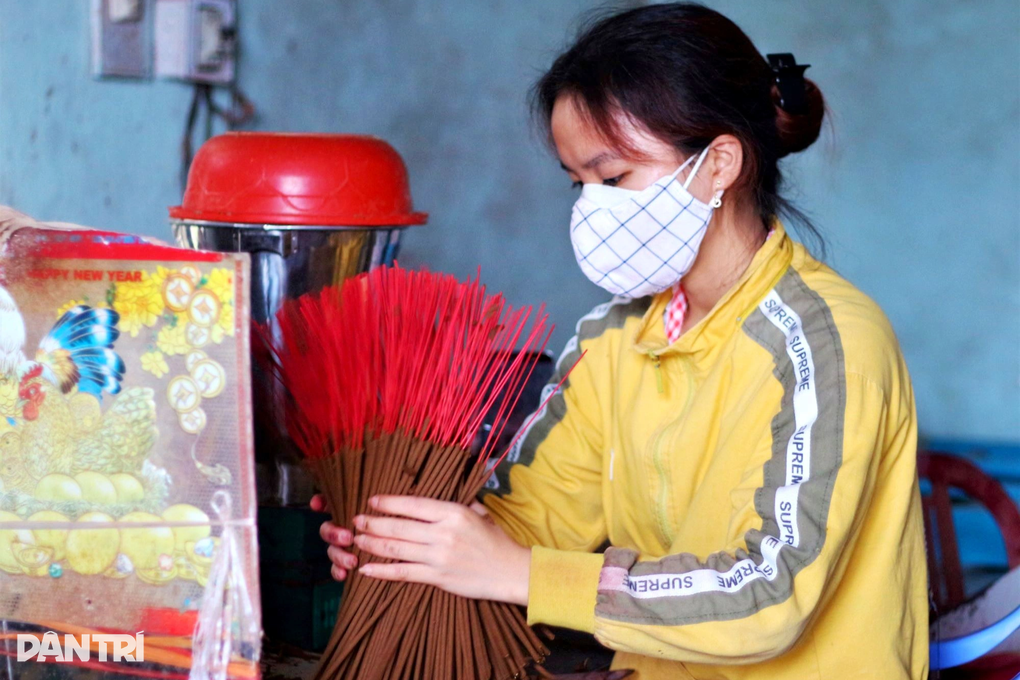 Mưa lạnh kéo dài, làng hương xứ Quảng vẫn chạy đua cùng Tết - 1 Mưa lạnh kéo dài, làng hương xứ Quảng vẫn chạy đua cùng Tết - 1