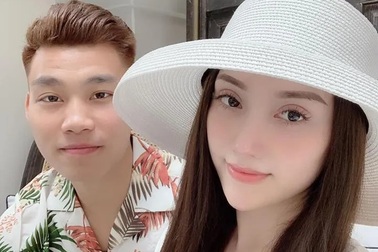 Đặng Văn Lâm khoe thân hình “cực phẩm”, Văn Thanh đẹp trai tựa “soái ca” đón Tết