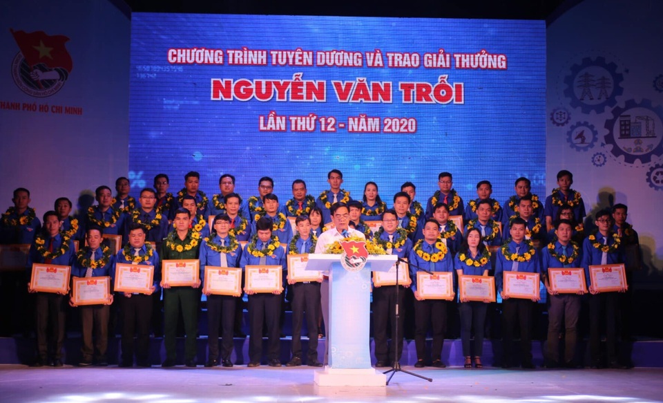 TPHCM: 43 công nhân tiêu biểu nhận giải thưởng Nguyễn Văn Trỗi - 1 TPHCM: 43 công nhân tiêu biểu nhận giải thưởng Nguyễn Văn Trỗi - 1