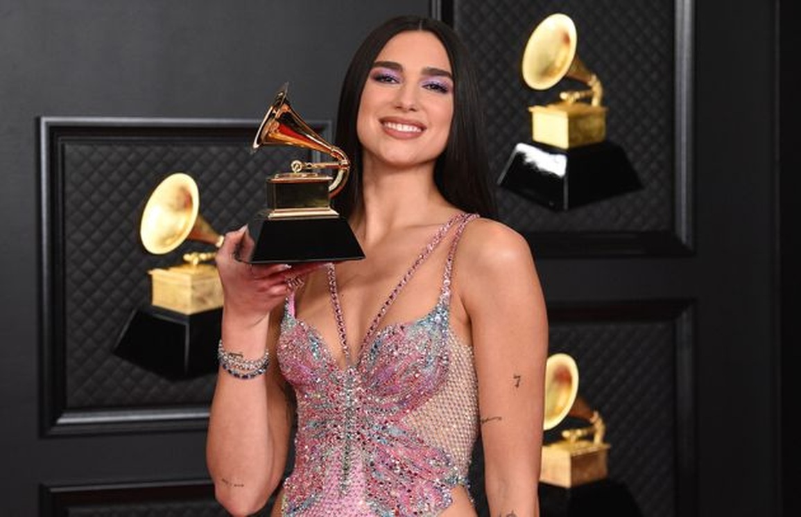 Hoãn tổ chức lễ trao giải Grammy 2022 do dịch Covid-19 - 1 Hoãn tổ chức lễ trao giải Grammy 2022 do dịch Covid-19 - 1