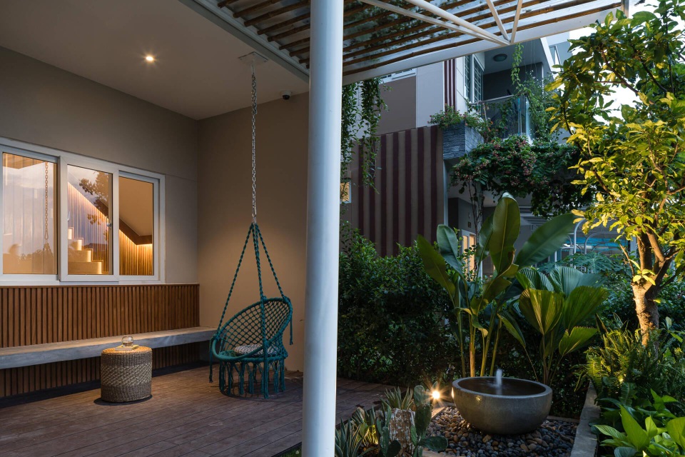 Nhà mang phong cách Thụy Điển ngập ánh sáng và cây xanh của vợ chồng trẻ - 14