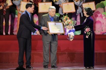 Tuyên dương 90 “đại sứ” gắn kết công tác Đảng, Công đoàn trong doanh nghiệp