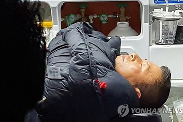 Nghị sĩ Hàn Quốc nhập viện vì tuyệt thực 8 ngày trước phủ tổng thống