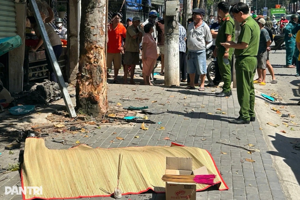 Thêm một người tử vong trong vụ taxi chạy ngược chiều gây tai nạn ở TPHCM - 1