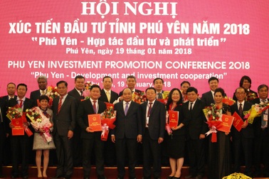 Thủ tướng kêu gọi những “sếu lớn, đại bàng lớn” đến với Phú Yên