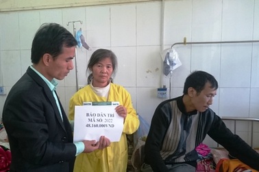 Hơn 48 triệu đồng đến với hoàn cảnh bố ung thư chăm con viêm não