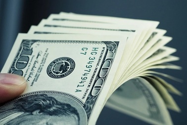 Đầu năm, 10 tỷ phú giàu nhất đều mất tiền, ngoại trừ một người