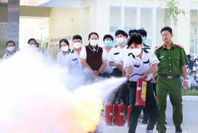 Công an tỉnh Ninh Thuận đã tổ chức các buổi ngoại khóa lưu động về PCCC thu hút hàng ngàn học sinh tham gia.