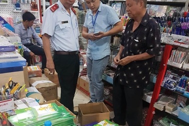 Phát hiện hàng nghìn cuốn sách lậu dành cho học sinh