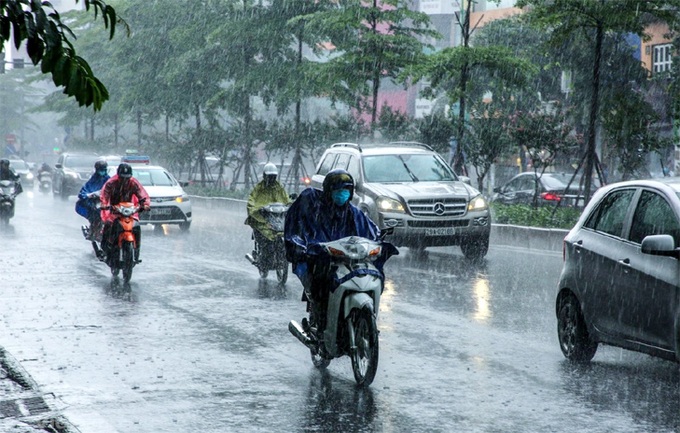Bắc Bộ mưa rào và dông.