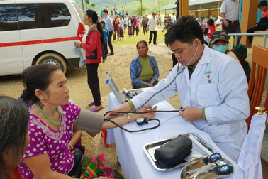 Cung cấp hiệu quả dịch vụ y tế cho đồng bào dân tộc miền núi