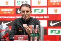 HLV Trung Quốc tự tin sẽ thắng đội tuyển Việt Nam