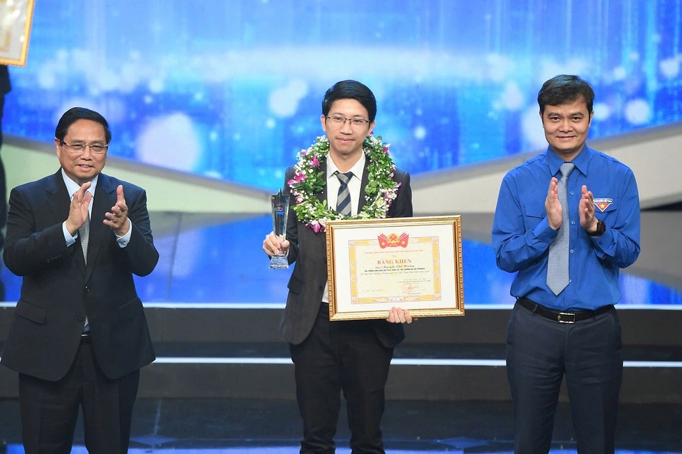 Thành tựu xuất sắc của các anh tài trong khối trí thức trẻ diễu hành A80 - 5