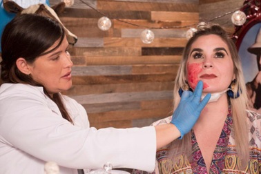 Chìa mặt cho đỉa cắn để được... xinh đẹp hơn