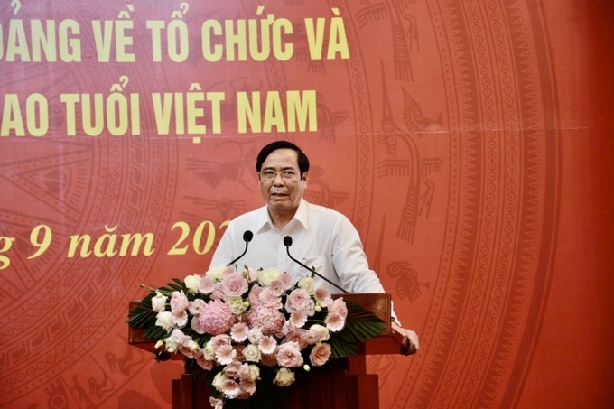 Ông Nguyễn Thanh Bình, Chủ tịch Hội NCT Việt Nam chủ trì hội nghị. 