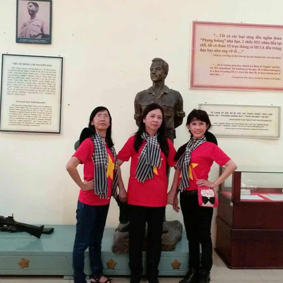 Cuộc gặp khiến con trai cựu Bộ trưởng Quốc phòng Mỹ bật khóc ở Việt Nam - 4