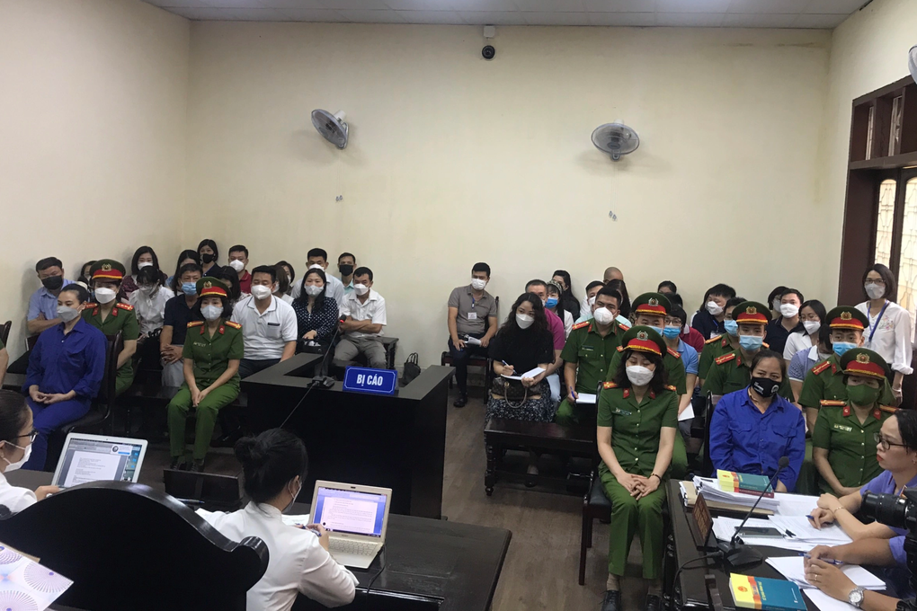 Nguyên Hiệu trưởng Trường THCS Ngô Quyền ở Hải Phòng nhận 42 tháng tù - 1 Nguyên Hiệu trưởng Trường THCS Ngô Quyền ở Hải Phòng nhận 42 tháng tù - 1