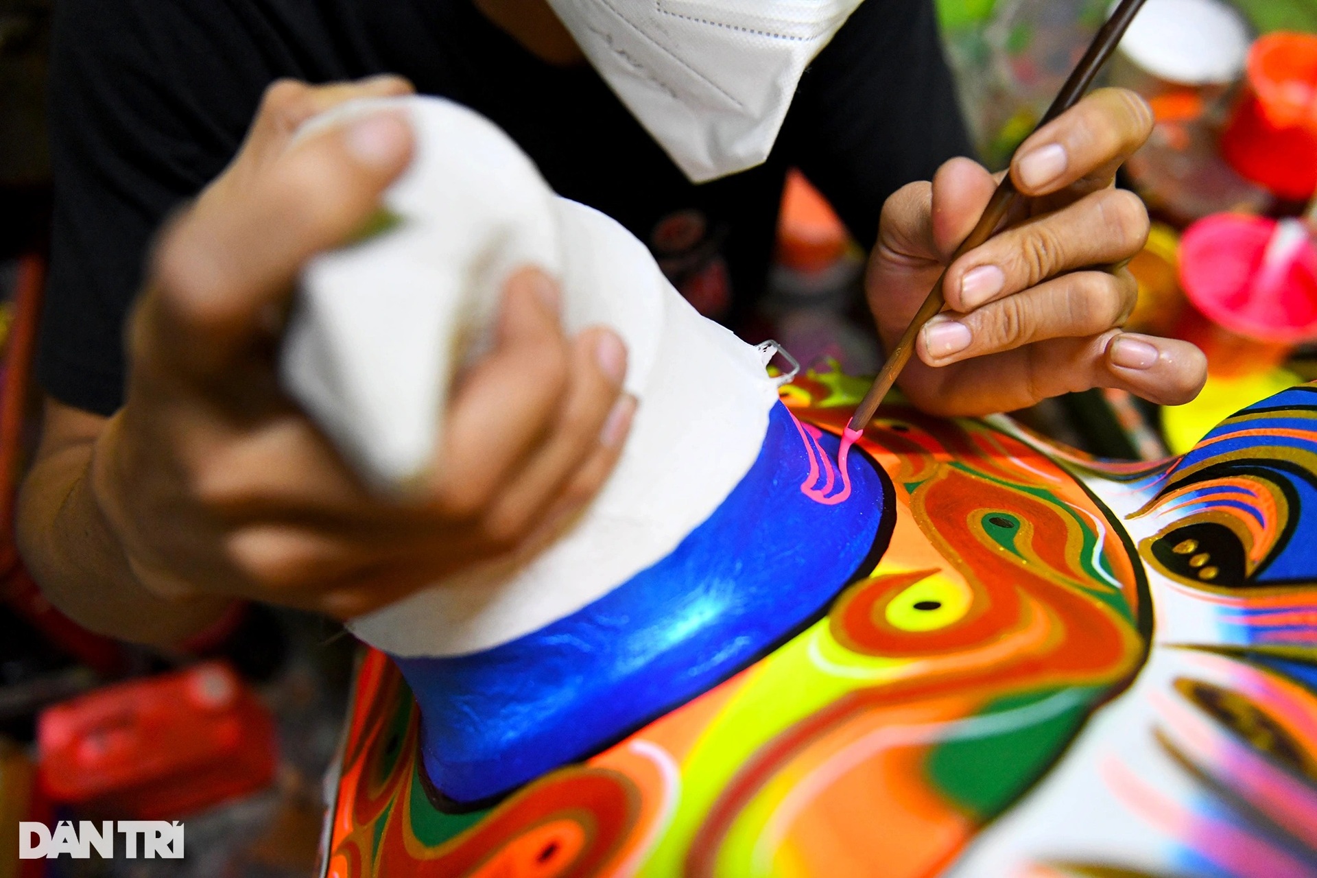 Xưởng đầu lân ở TPHCM tất bật sản xuất dịp Tết, thu trăm triệu mỗi tháng - 5 Xưởng đầu lân ở TPHCM tất bật sản xuất dịp Tết, thu trăm triệu mỗi tháng - 5