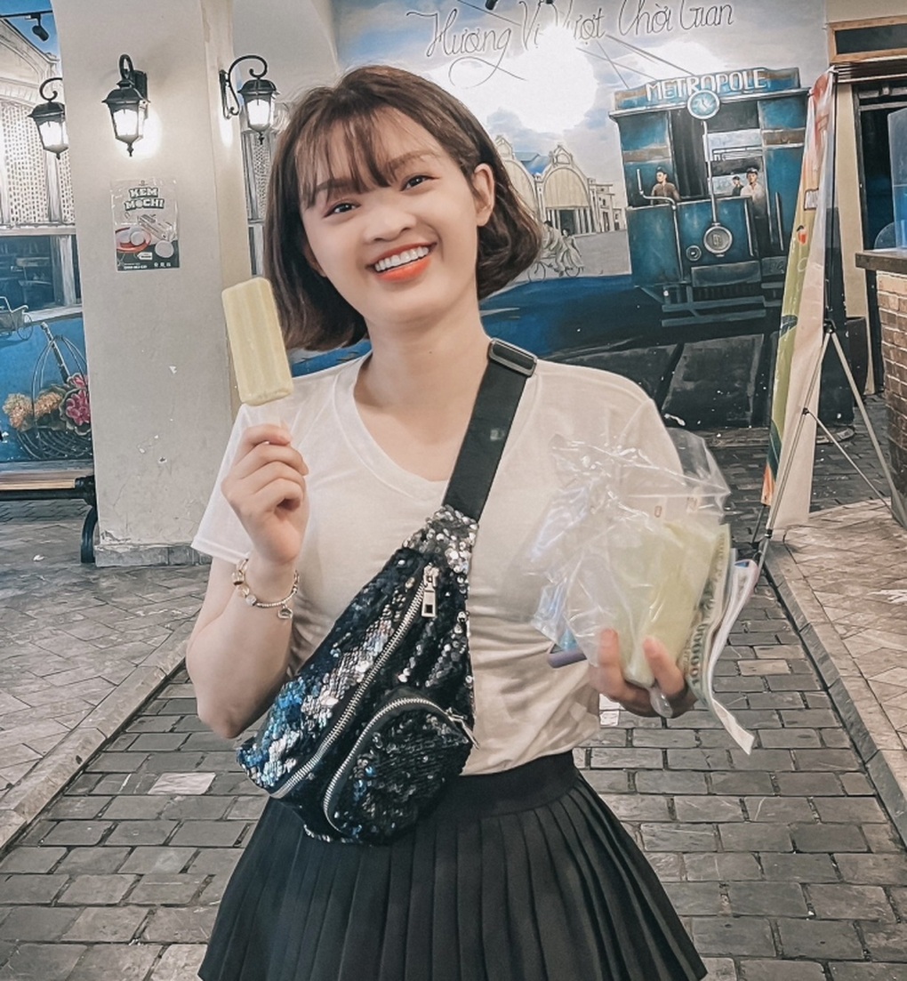 Nụ cười thay đổi số phận của cô gái 27 năm không răng - 3 Nụ cười thay đổi số phận của cô gái 27 năm không răng - 3