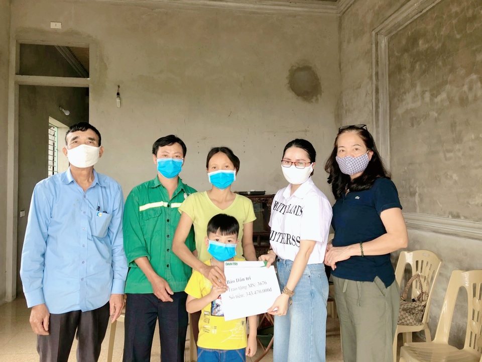 Được bạn đọc giúp đỡ, người mẹ tiếp tục rao bán nhà để cứu con - 3 Được bạn đọc giúp đỡ, người mẹ tiếp tục rao bán nhà để cứu con - 3