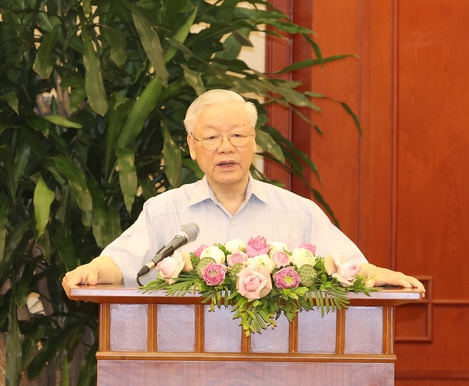 Tổng Bí thư Nguyễn Phú Trọng: Tất cả mọi người chúng ta hãy luôn luôn ghi nhớ và tâm niệm Hãy sống, chiến đấu, lao động, học tập và làm việc sao cho xứng đáng với những người đã khuất, đã hy sinh vì Tổ quốc, vì nhân dân! - Ảnh: TTXVN