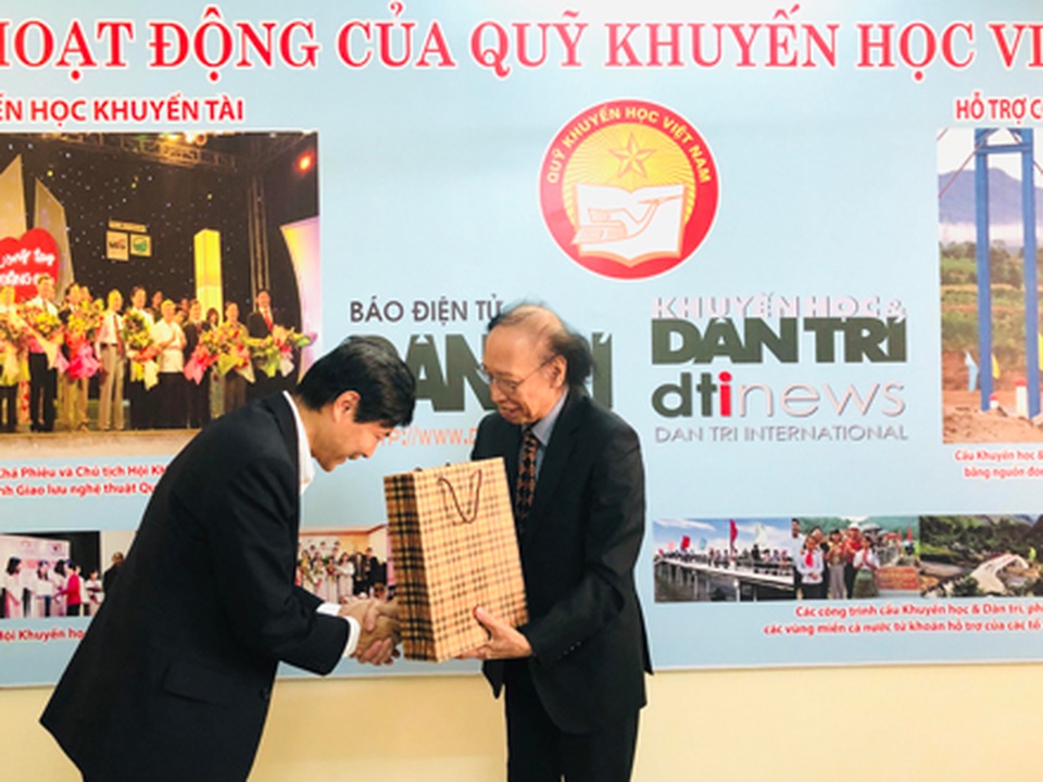 Shinnyo-en Nhật Bản, Quỹ Khuyến học Việt Nam tiếp tục trao 18.000 USD cho học sinh, sinh viên nghèo vượt khó - 2 Shinnyo-en Nhật Bản, Quỹ Khuyến học Việt Nam tiếp tục trao 18.000 USD cho học sinh, sinh viên nghèo vượt khó - 2