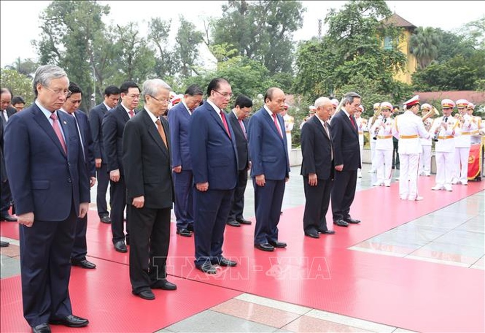 Thủ tướng vào Lăng viếng Bác nhân 45 năm Ngày thống nhất đất nước - 3 Thủ tướng vào Lăng viếng Bác nhân 45 năm Ngày thống nhất đất nước - 3