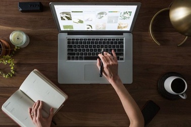 Thị trường tuyển dụng làm việc online hút khách trong dịch Covid-19