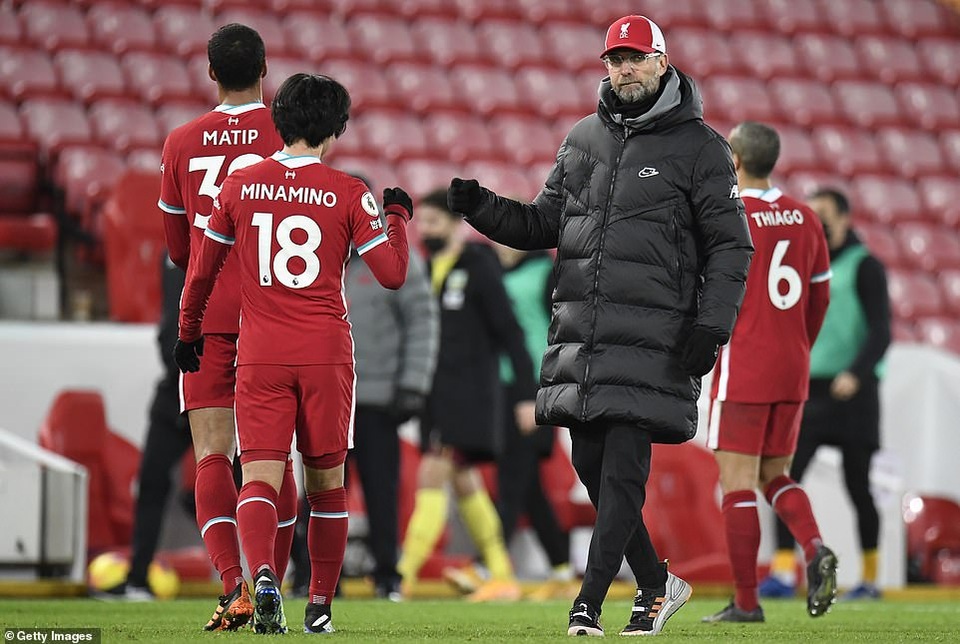 HLV Jurgen Klopp nổi giận lôi đình, quát tháo HLV đối thủ - 4 HLV Jurgen Klopp nổi giận lôi đình, quát tháo HLV đối thủ - 4