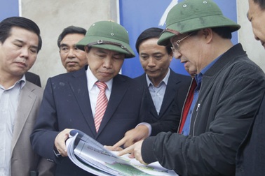 Bộ trưởng Xây dựng: Nhà xưởng, nhà trọ đang biến công nhân trẻ thành… máy