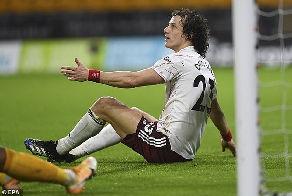 Tranh cãi tình huống David Luiz nhận thẻ đỏ oan khiến Arsenal thất bại - 4 Tranh cãi tình huống David Luiz nhận thẻ đỏ oan khiến Arsenal thất bại - 4