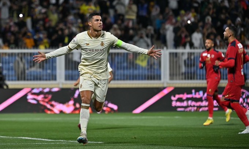 Không thể cản nổi, C.Ronaldo ghi 3 bàn cho CLB Saudi Arabia - 1