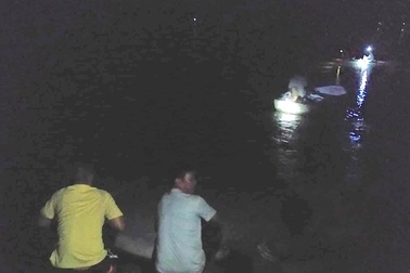 3 người trong một gia đình chết đuối trên sông Lam