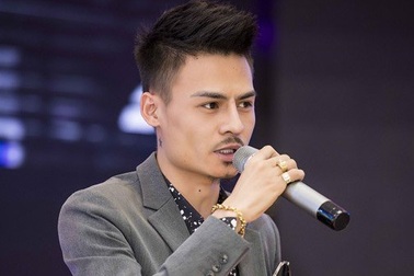 “Hiện tượng mạng” Hoa Vinh: Tôi chưa xứng đáng với hai từ  “ca sĩ”