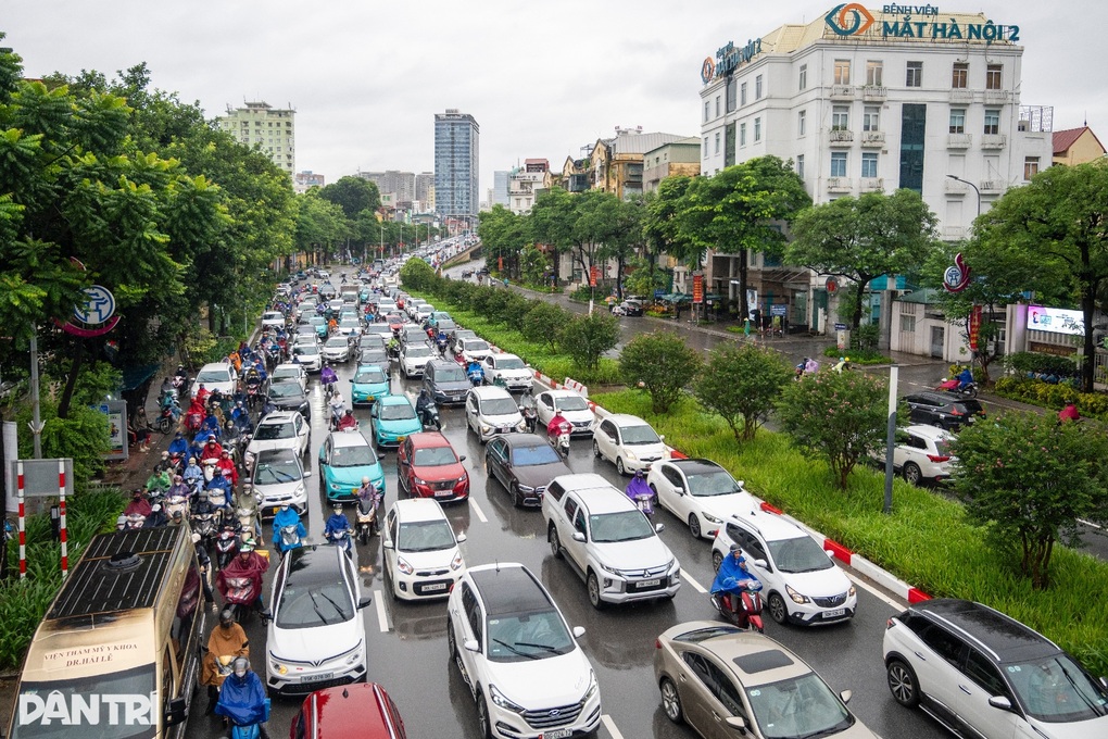 Khẩn cấp chi trả bảo hiểm cho người dân bị thiệt hại bởi bão Bualoi - 1 Khẩn cấp chi trả bảo hiểm cho người dân bị thiệt hại bởi bão Bualoi - 1