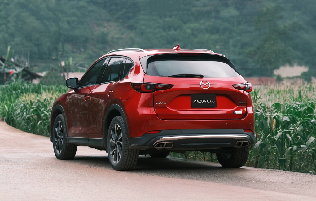 Mazda CX-5 thêm trang bị mới, ưu đãi đến 40 triệu đồng - 2 Mazda CX-5 thêm trang bị mới, ưu đãi đến 40 triệu đồng - 2