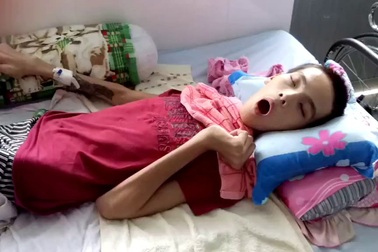 Hơn 12 triệu đồng tiếp tục đến với cậu bé 14 tuổi bị điện giật