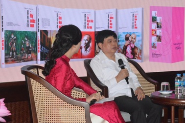 Nhà văn Nguyễn Thế Kỷ viết về Bác Hồ: Ấp ủ 20 năm, lạc rang luôn ở trên bàn