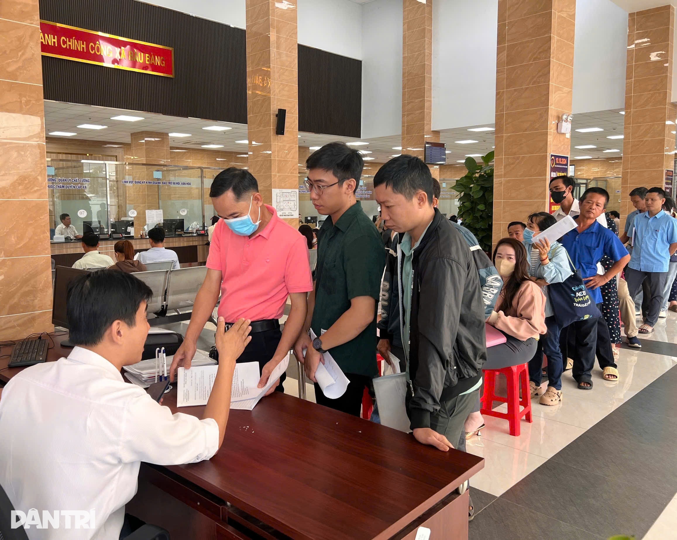 Trải nghiệm làm giấy tờ trong ngày đầu vận hành TPHCM mới - 6 Trải nghiệm làm giấy tờ trong ngày đầu vận hành TPHCM mới - 6