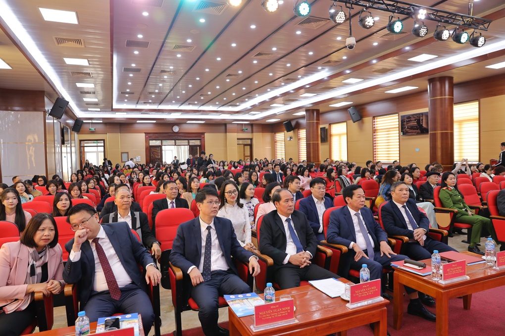 Bộ trưởng Bộ Nội vụ gợi mở 5 định hướng cho Trường Đại học Lao động Xã hội - 5