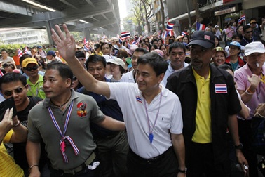 Ai sẽ chấm dứt biểu tình ở Thái Lan?