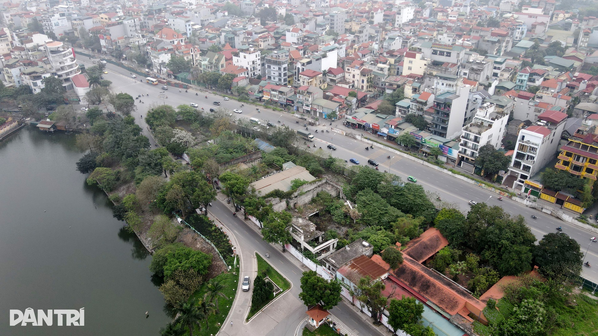Lô đất vàng còn sót cạnh hồ Tây bất ngờ xuất hiện bảng tên Tân Hoàng Minh - 14 Lô đất vàng còn sót cạnh hồ Tây bất ngờ xuất hiện bảng tên Tân Hoàng Minh - 14