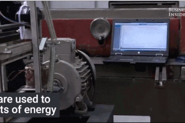 Thiết bị sử dụng các rung chấn của động đất để nạp pin điện thoại