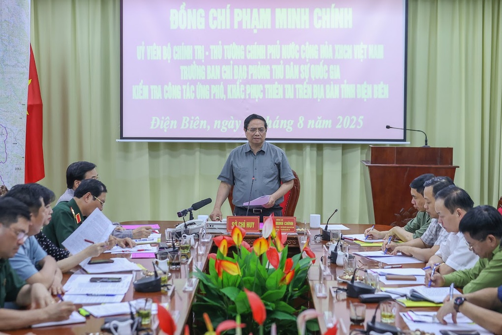 Thủ tướng: Xây dựng lại ngay 80 căn nhà bị lũ dữ cuốn trôi ở Điện Biên - 2 Thủ tướng: Xây dựng lại ngay 80 căn nhà bị lũ dữ cuốn trôi ở Điện Biên - 2