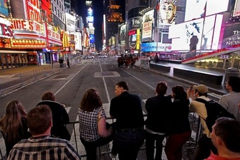 Mỹ: Quảng trường Thời đại náo loạn vì nghi bom xe