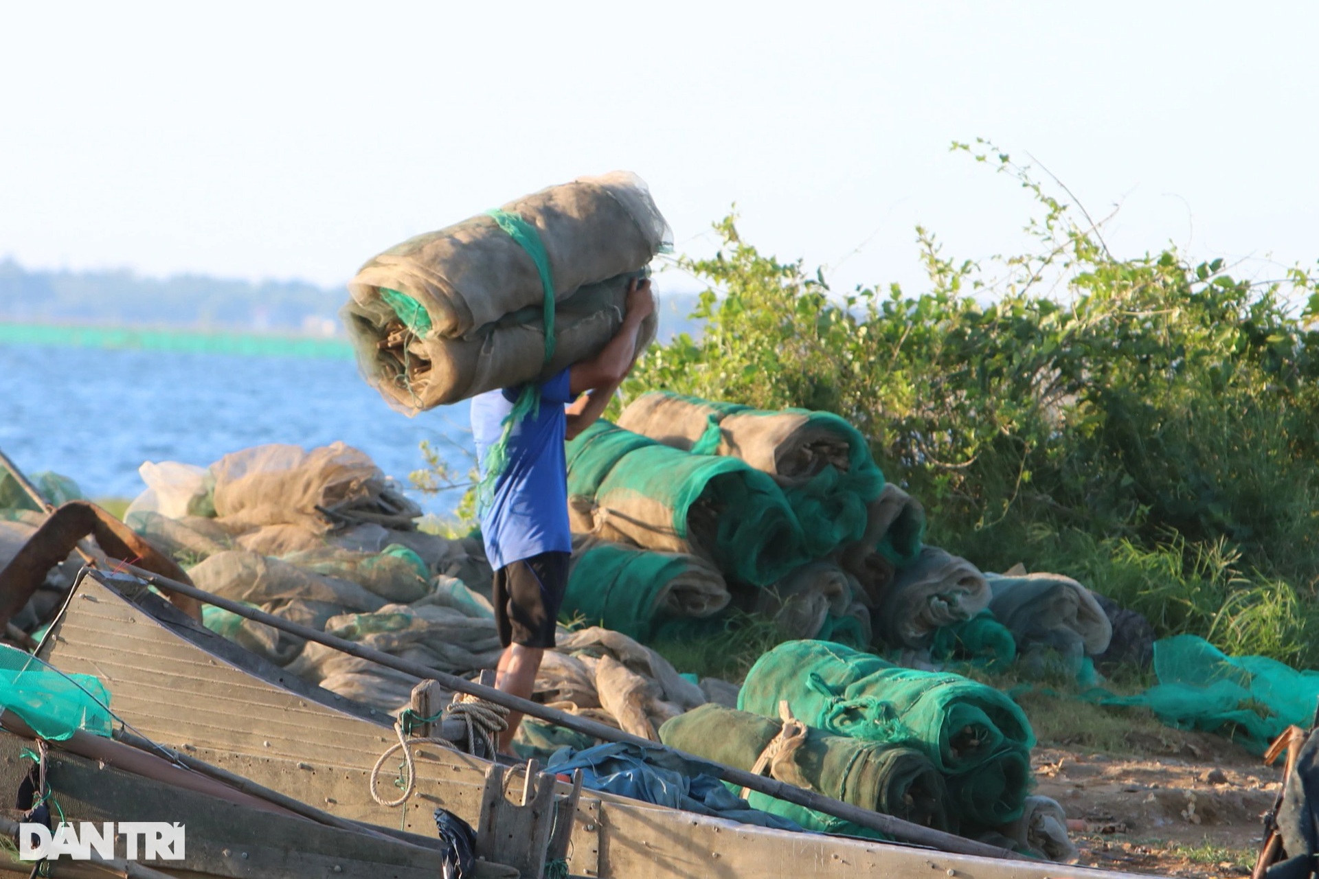 Ma trận cọc trên đầm phá lớn nhất Đông Nam Á - 7