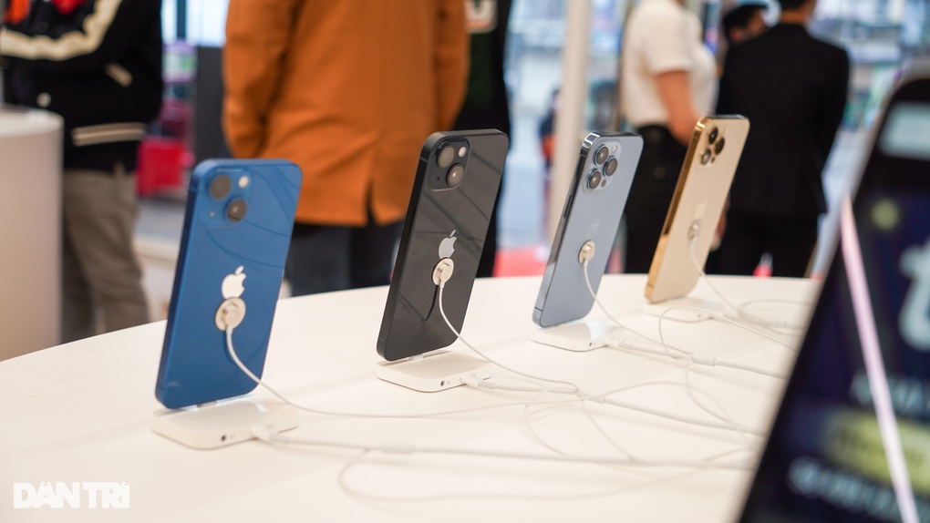 iPhone ស៊េរីចាស់បញ្ចុះតម្លៃយ៉ាងខ្លាំងនៅវៀតណាម - ១ iPhone đời cũ giảm giá sâu tại Việt Nam - 1